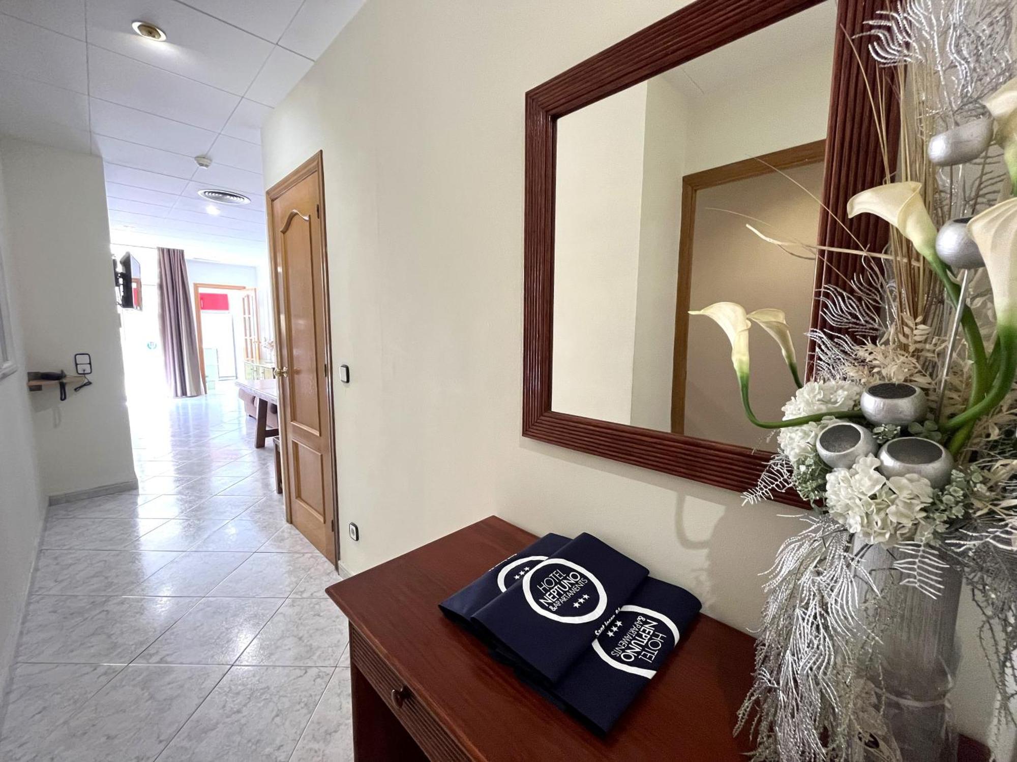 Neptuno Apartments Calella Cameră foto